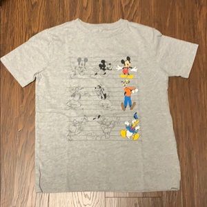 Gap barely worn Disney boys size medium Tee-shirt